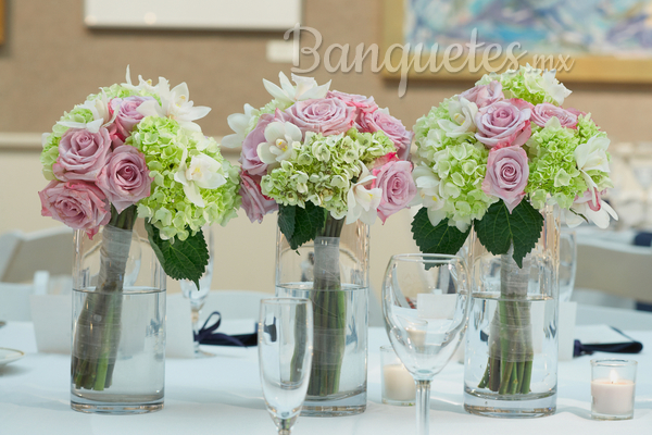 Arreglos florales para un banquete - Banquetes.mx